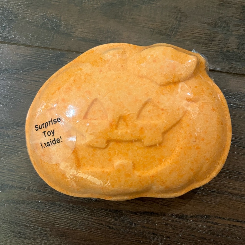 Halloween Pumpkin Jack-O'-Lantern Bath Bomb